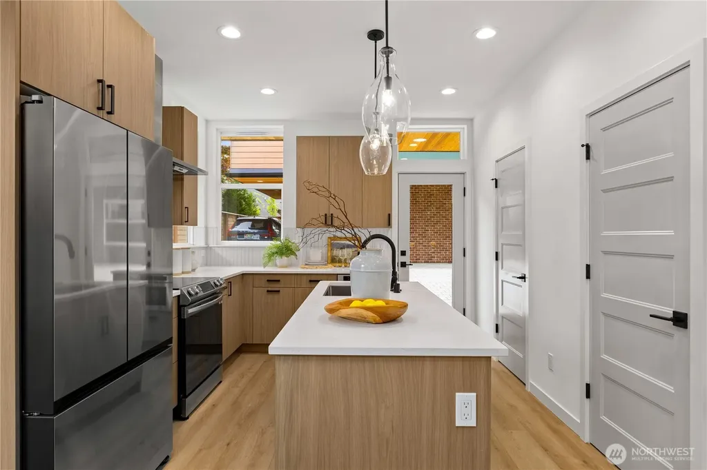 1706 N 47th Street Seattle WA 98103