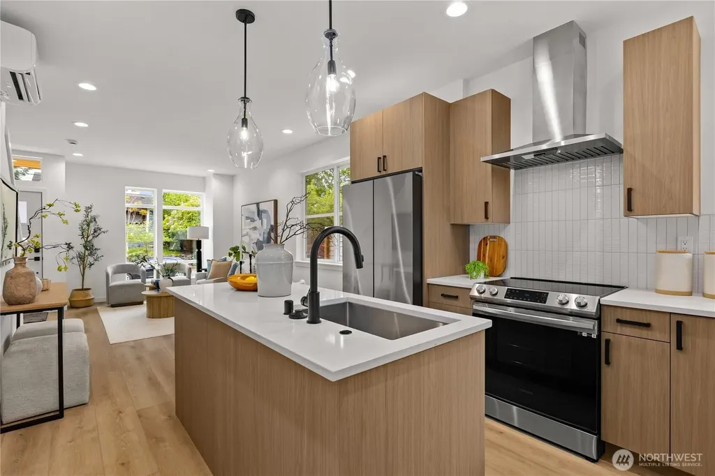 1706 N 47th Street Seattle WA 98103