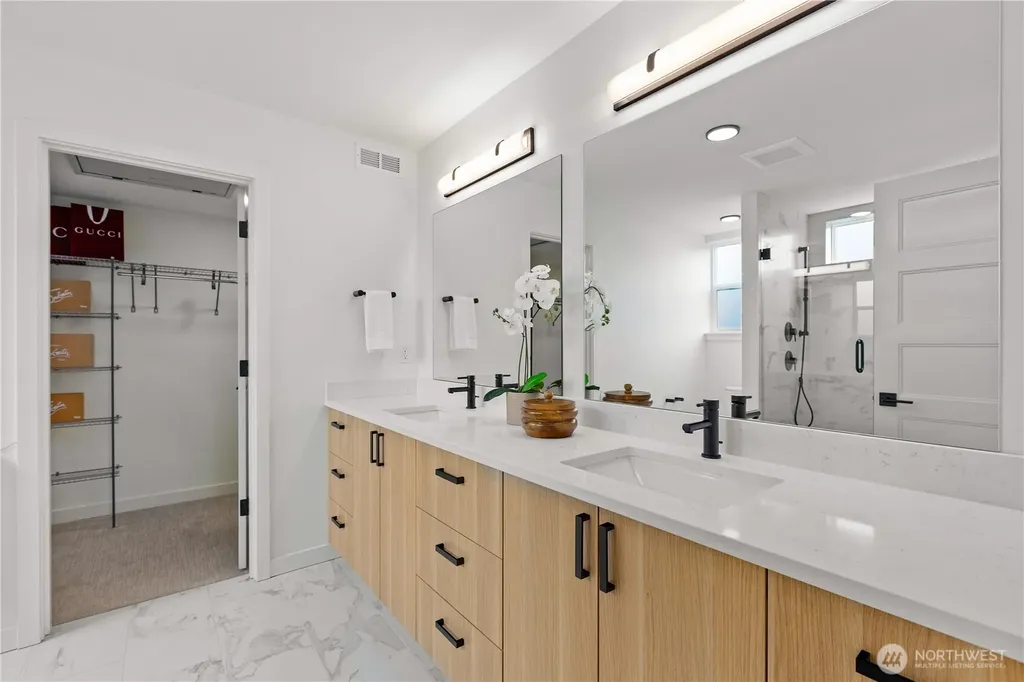 1706 N 47th Street Seattle WA 98103