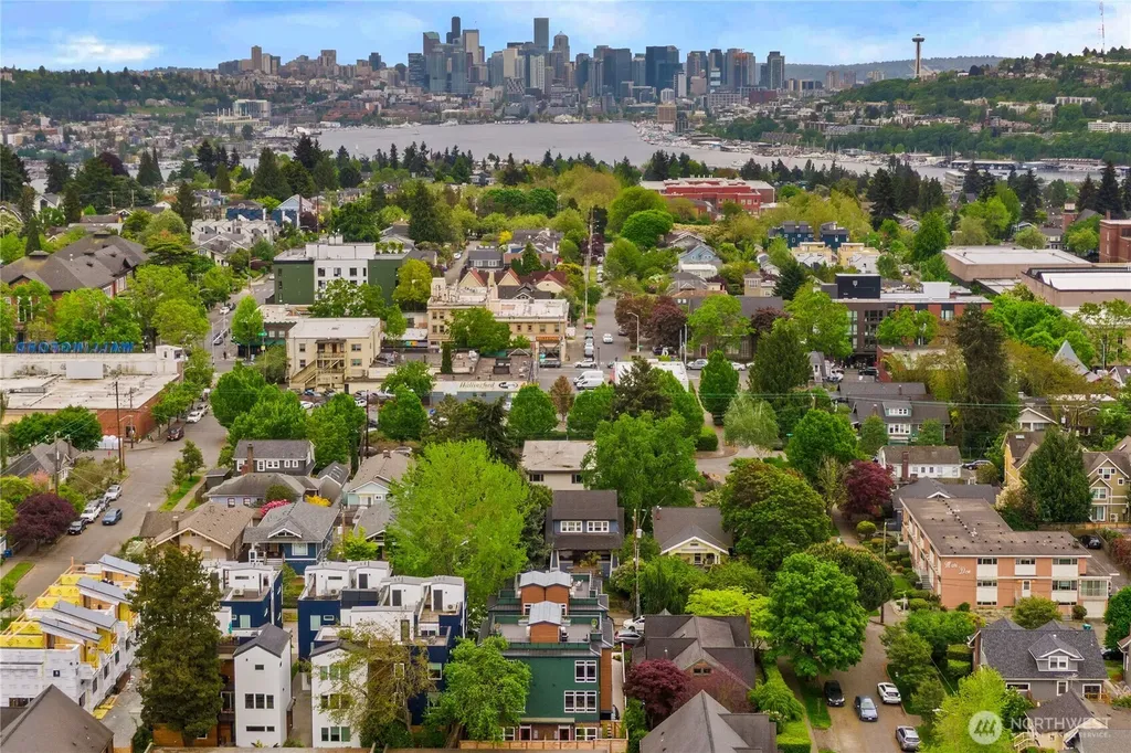 1706 N 47th Street Seattle WA 98103