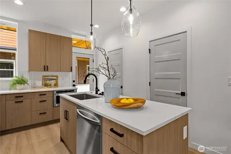 1706 N 47th Street Seattle WA 98103