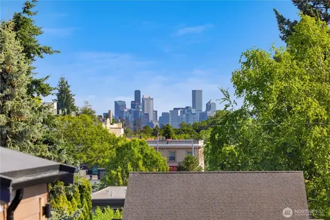 1706 N 47th Street Seattle WA 98103