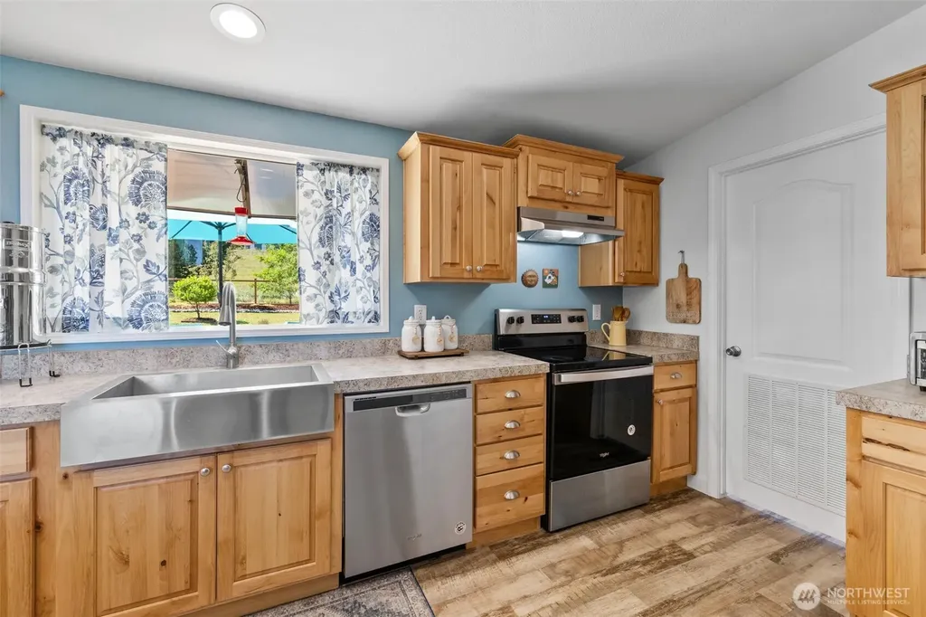 61 Kestral Place Sequim WA 98382