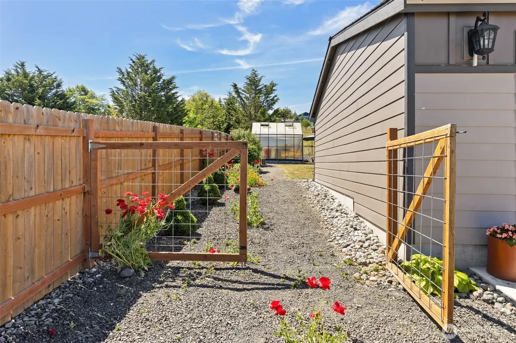 61 Kestral Place Sequim WA 98382
