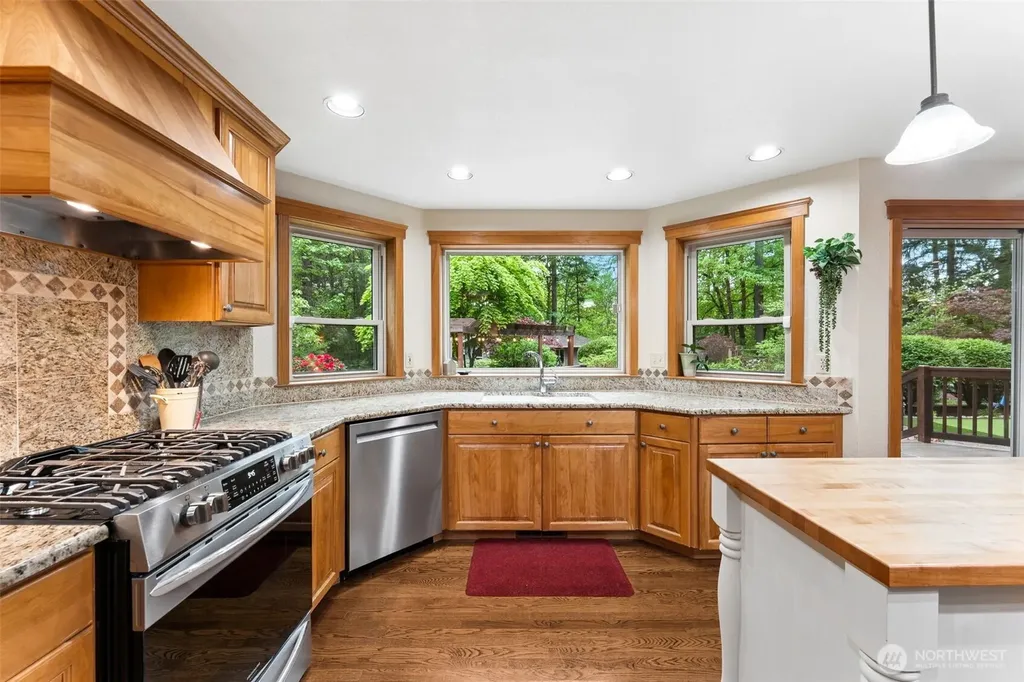 16926 SE 327th Place Auburn WA 98092