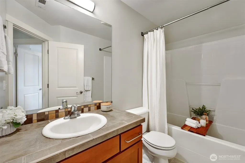 5960 31st Avenue SW Seattle WA 98126