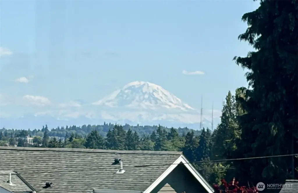 7403 Dayton Avenue N Seattle WA 98103