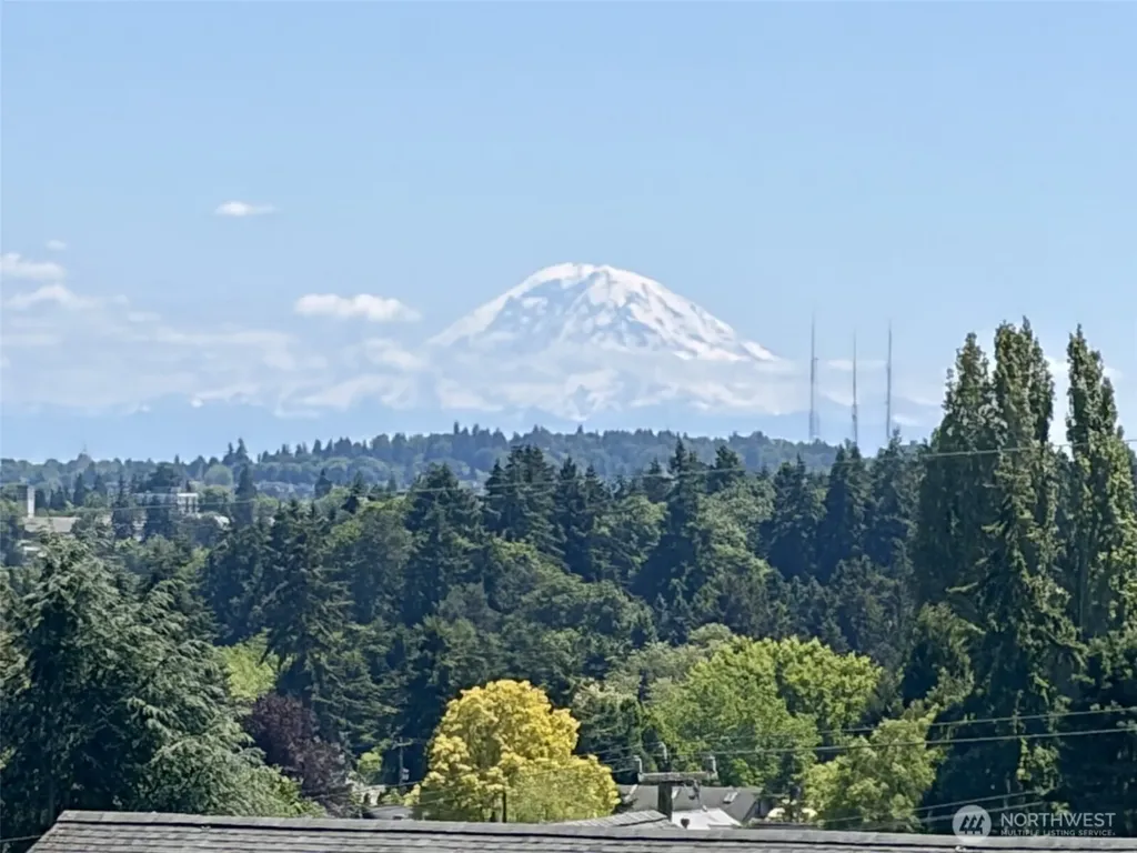 7403 Dayton Avenue N Seattle WA 98103