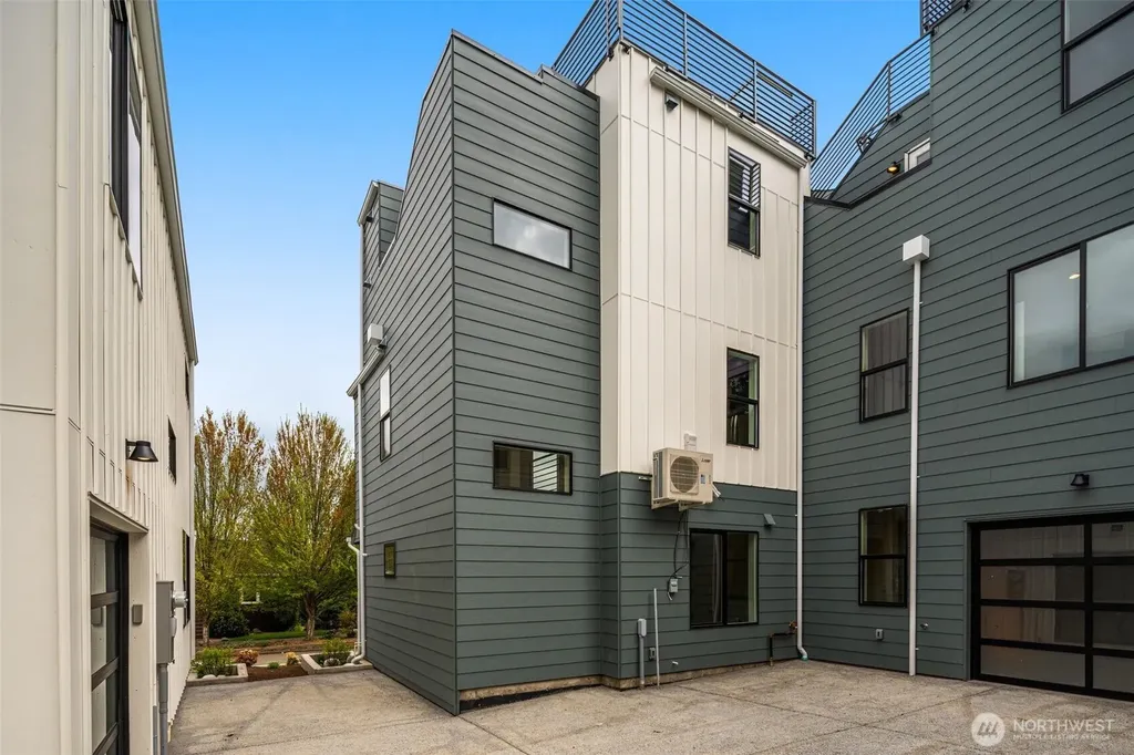 7403 Dayton Avenue N Seattle WA 98103