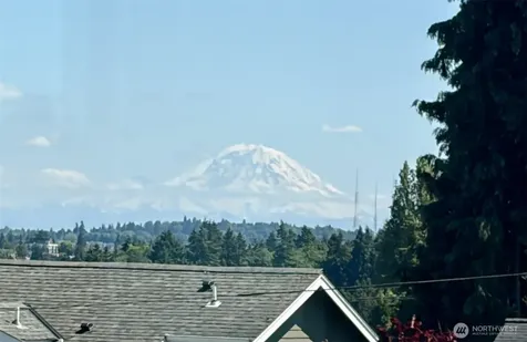 7403 Dayton Avenue N Seattle WA 98103