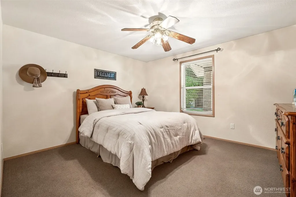 3122 Hollywood Drive NE Olympia WA 98516