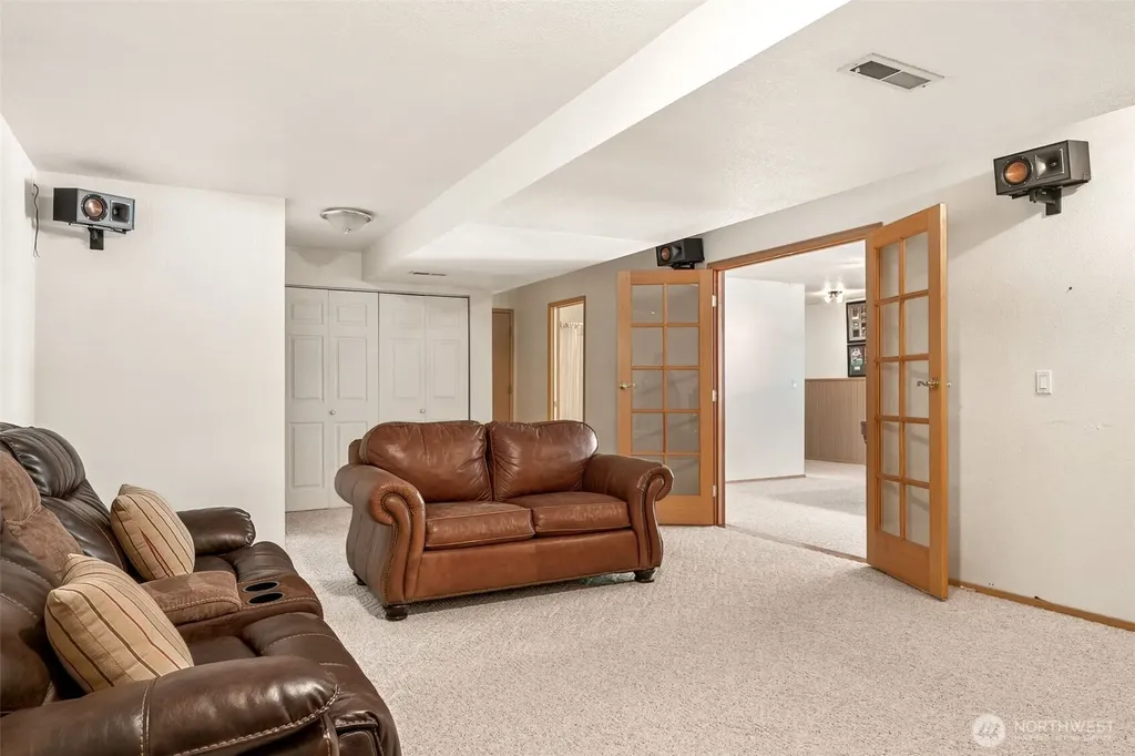 3122 Hollywood Drive NE Olympia WA 98516