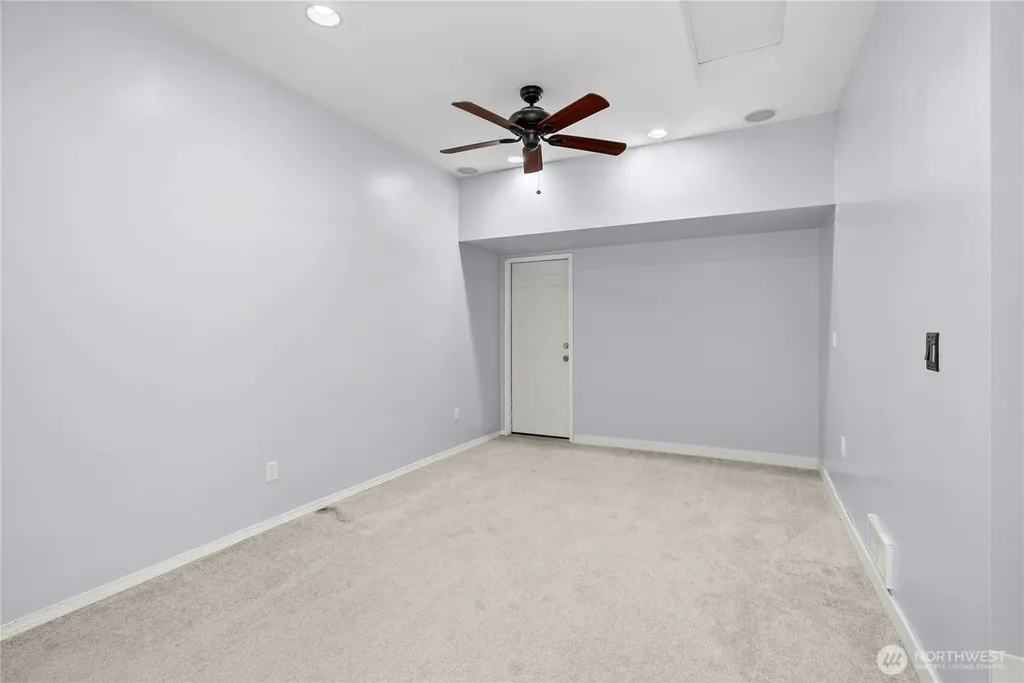 37708 Vista Key Drive NE Hansville WA 98340