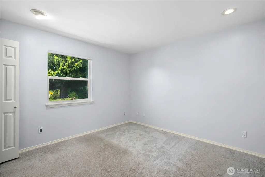 37708 Vista Key Drive NE Hansville WA 98340