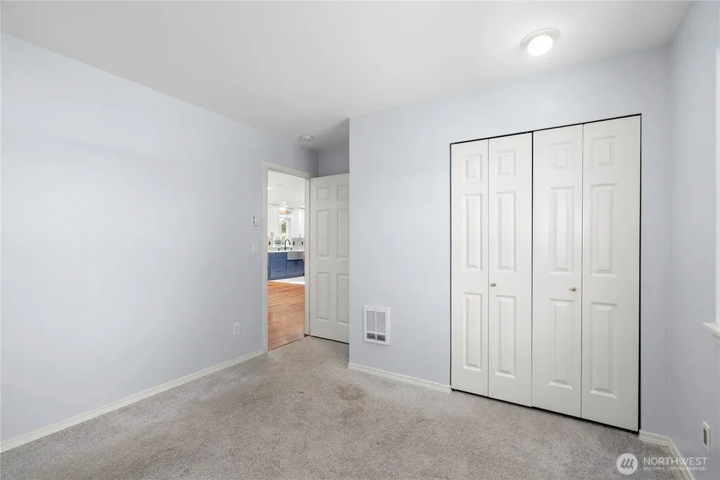 37708 Vista Key Drive NE Hansville WA 98340