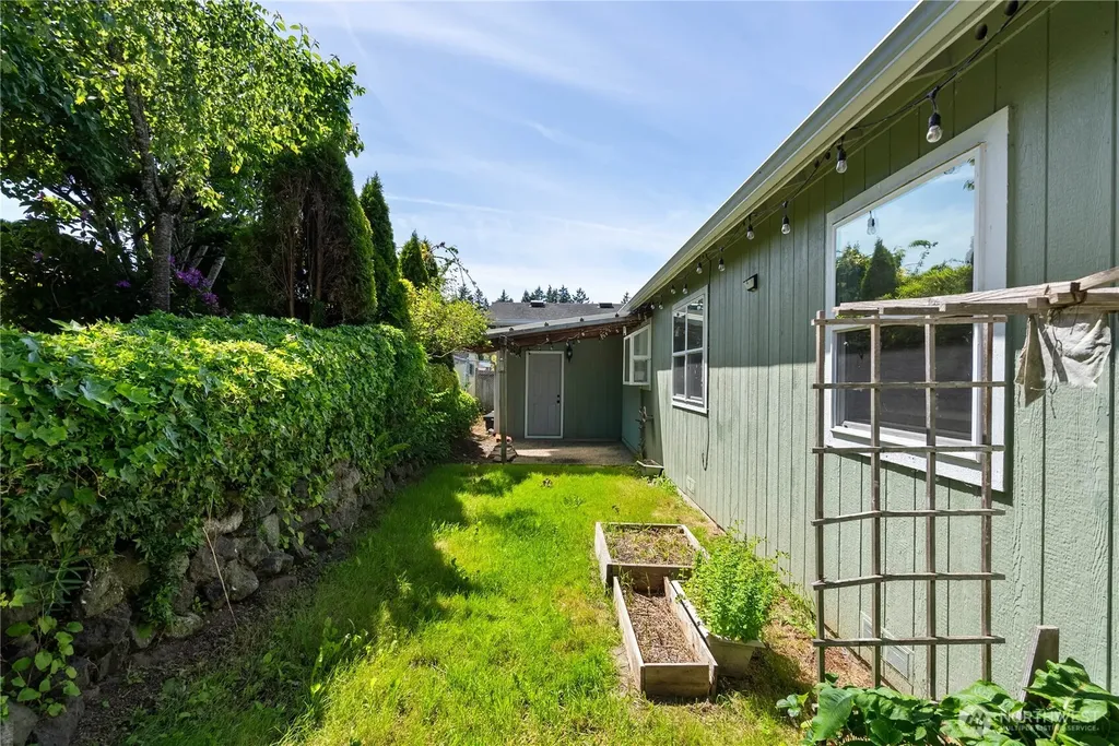 37708 Vista Key Drive NE Hansville WA 98340