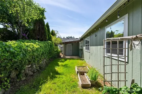 37708 Vista Key Drive NE Hansville WA 98340