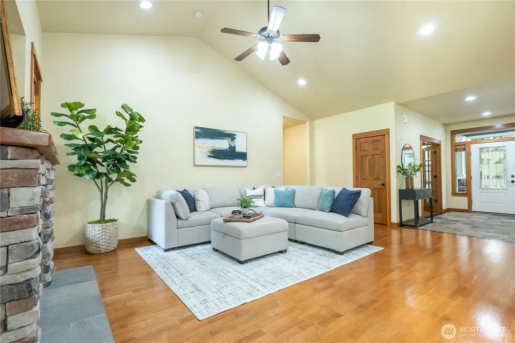 8584 Blue Grouse Way Blaine WA 98230