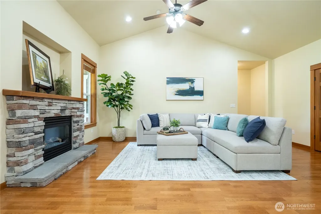 8584 Blue Grouse Way Blaine WA 98230