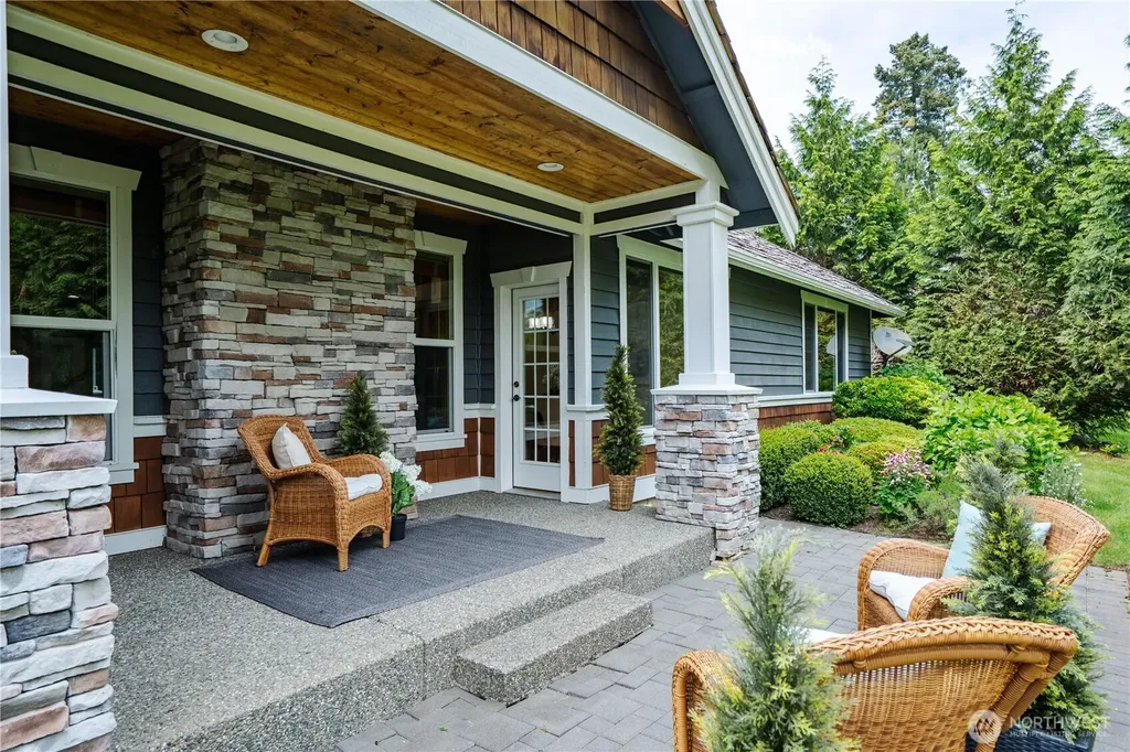 8584 Blue Grouse Way Blaine WA 98230