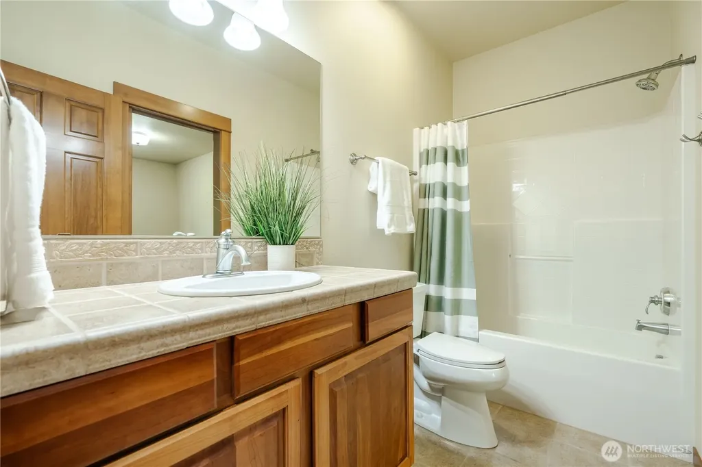 8584 Blue Grouse Way Blaine WA 98230