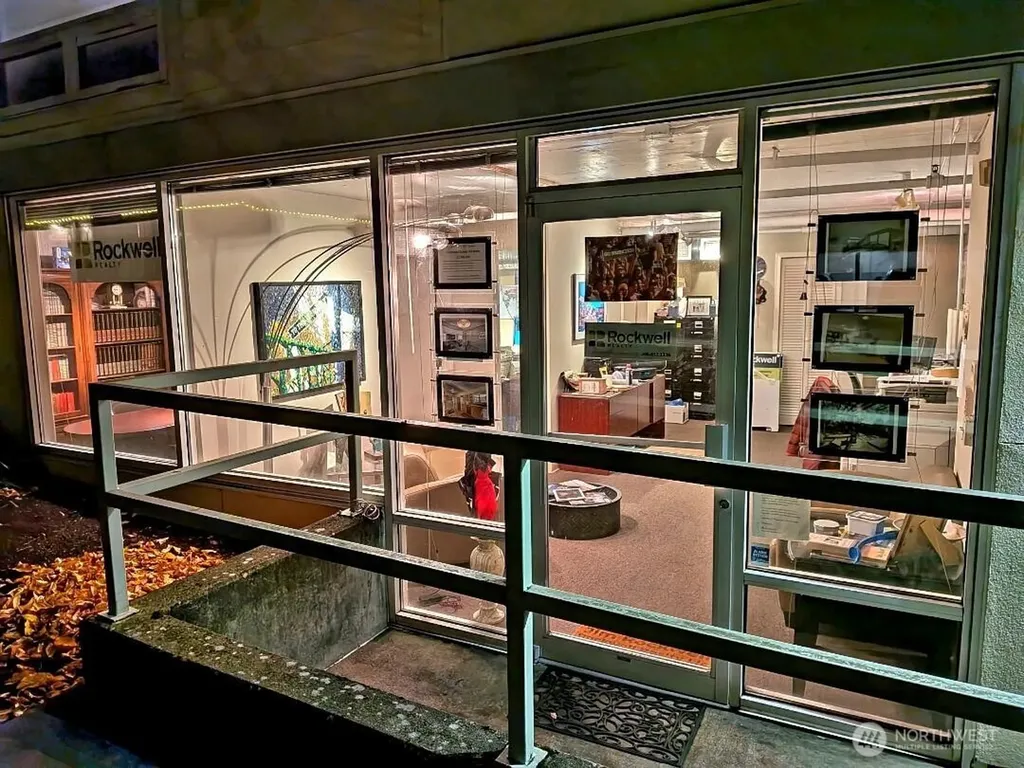 6300 32nd Avenue NW Seattle WA 98107