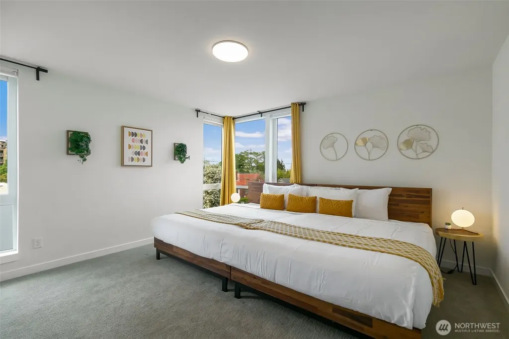 1645 22nd Avenue Seattle WA 98122