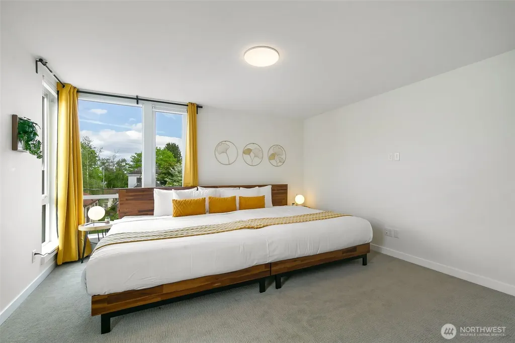 1645 22nd Avenue Seattle WA 98122