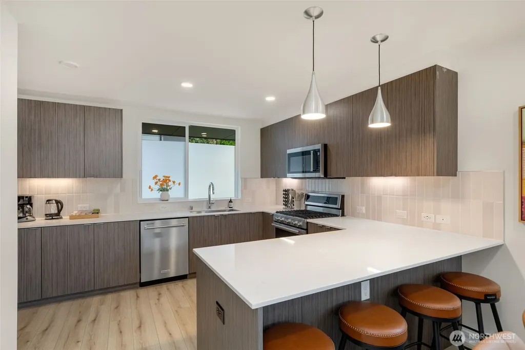 1645 22nd Avenue Seattle WA 98122