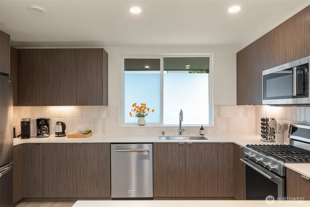 1645 22nd Avenue Seattle WA 98122