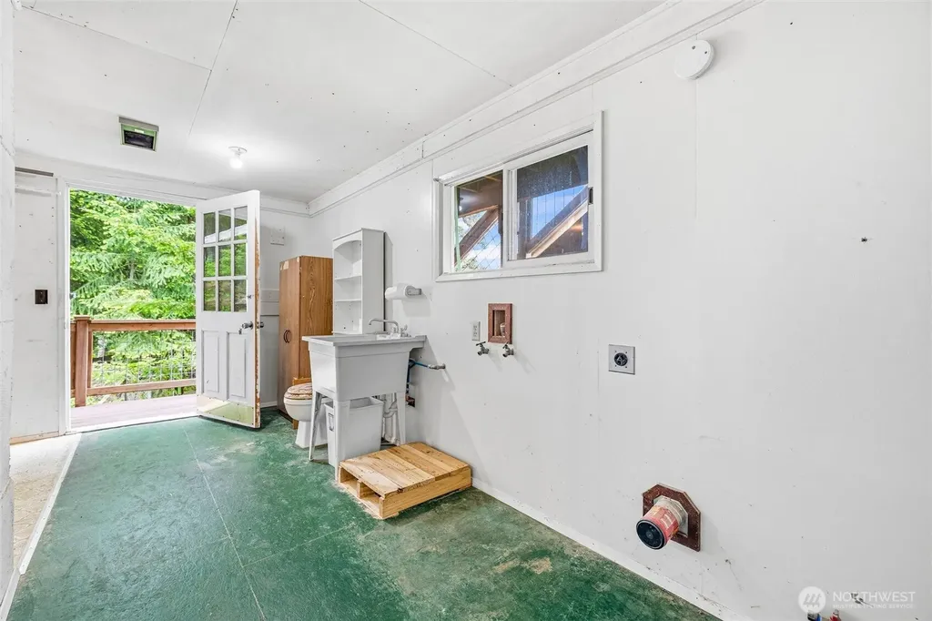 1136 Island Drive Lummi Island WA 98262