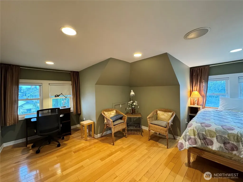 1215 Burwell Street Bremerton WA 98337