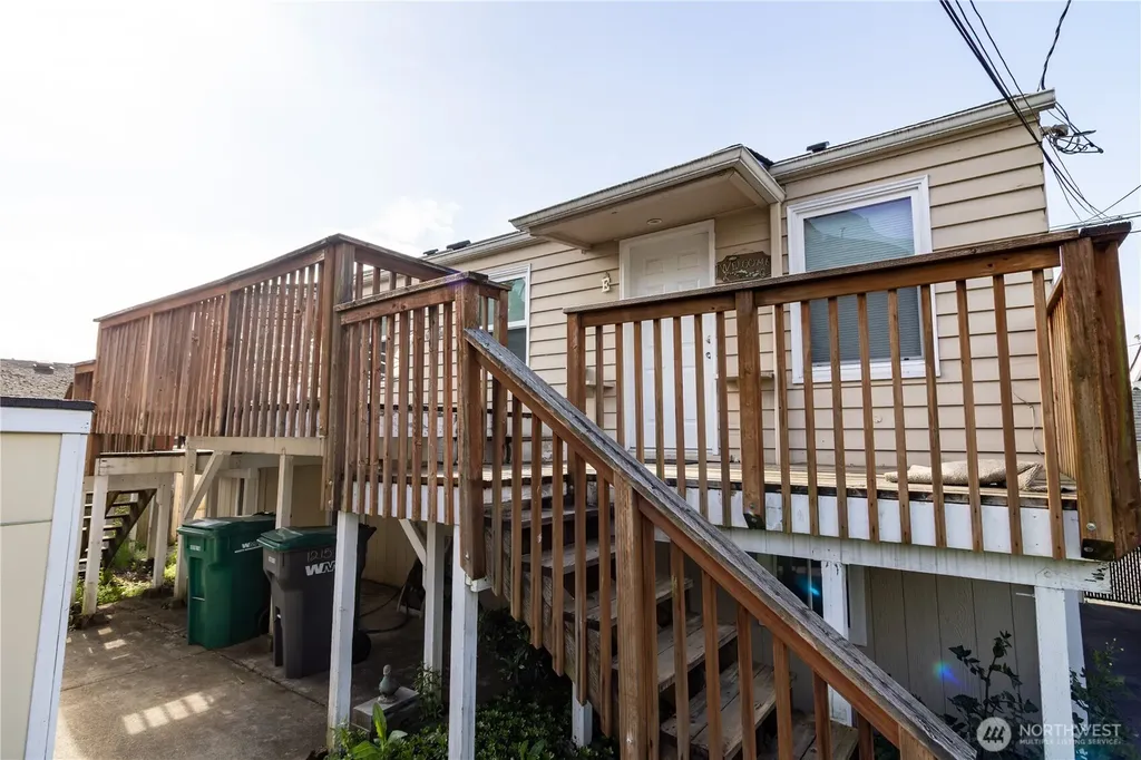 1215 Burwell Street Bremerton WA 98337