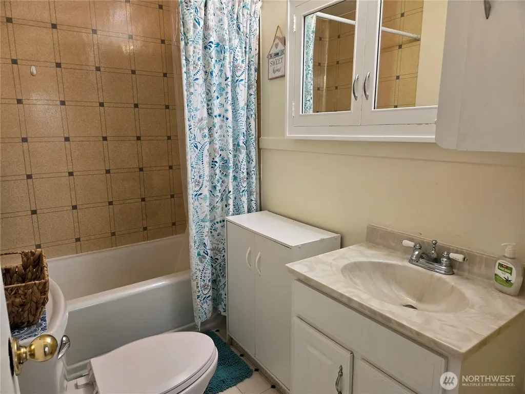 1215 Burwell Street Bremerton WA 98337