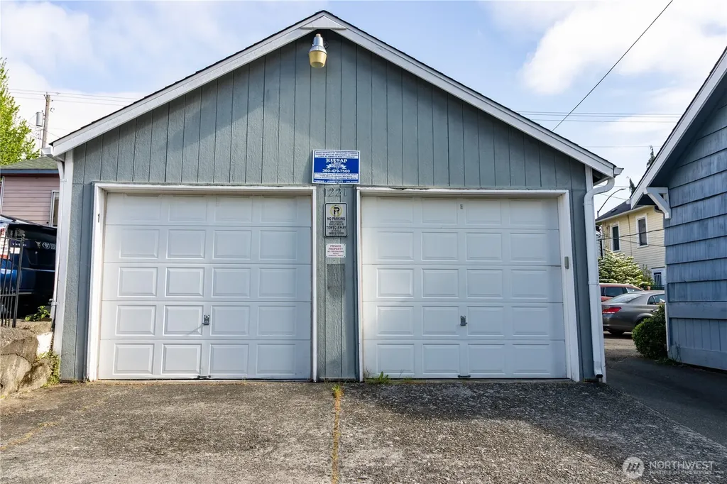 1215 Burwell Street Bremerton WA 98337