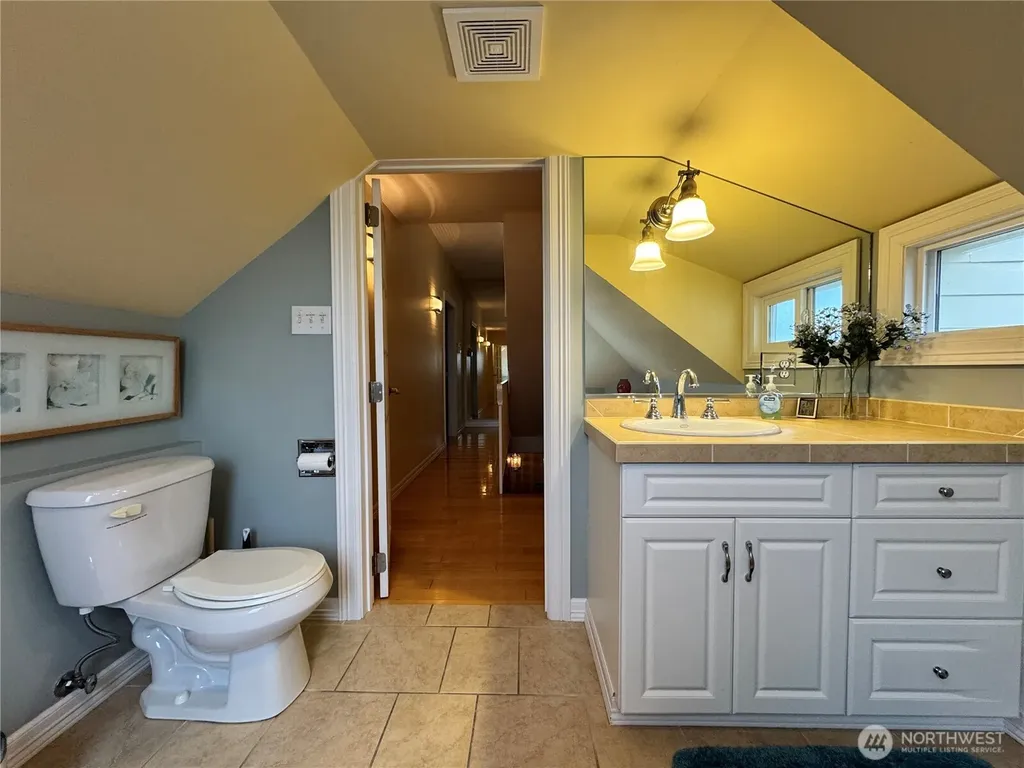 1215 Burwell Street Bremerton WA 98337