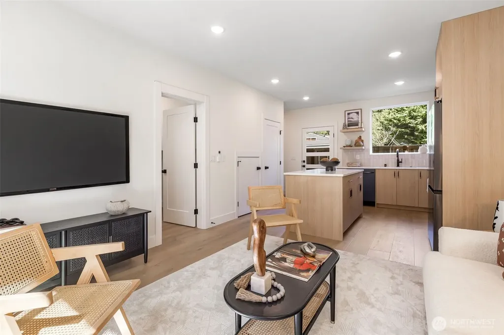 11013 Goodwin Way NE Seattle WA 98125