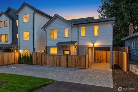 11013 Goodwin Way NE Seattle WA 98125