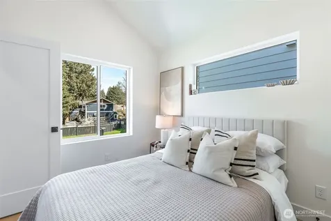 11013 Goodwin Way NE Seattle WA 98125