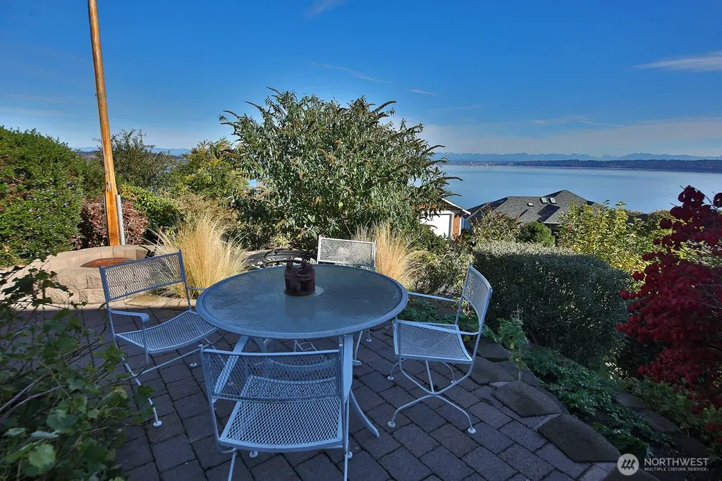 4694 Wrightsman Place Clinton WA 98236
