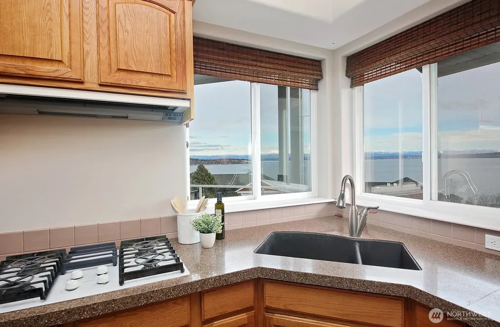 4694 Wrightsman Place Clinton WA 98236