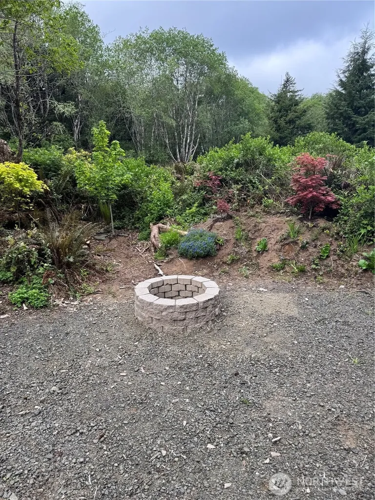 210 Bay Center Road South Bend WA 98586