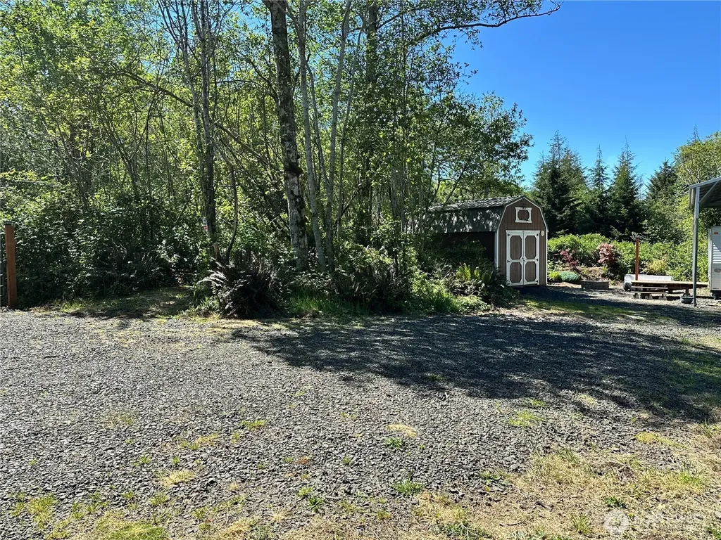 210 Bay Center Road South Bend WA 98586