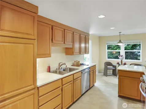 22471 SE 42nd Terrace Issaquah WA 98029