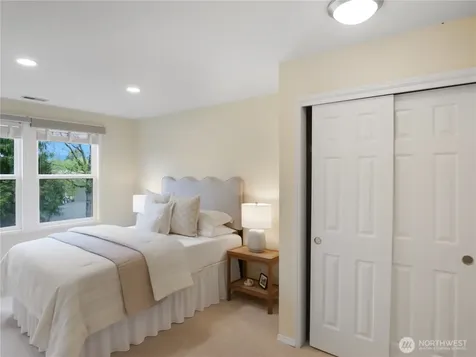 22471 SE 42nd Terrace Issaquah WA 98029