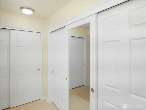 22471 SE 42nd Terrace Issaquah WA 98029