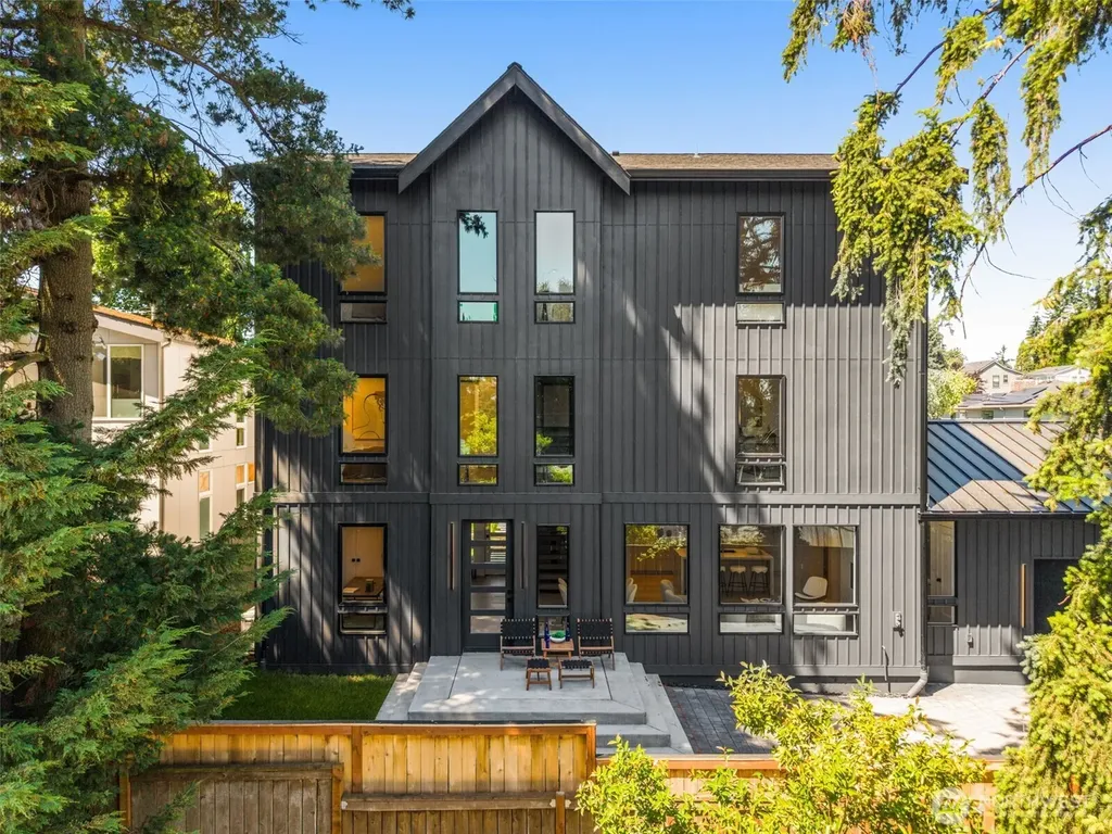 7358 33rd Avenue NE Seattle WA 98115