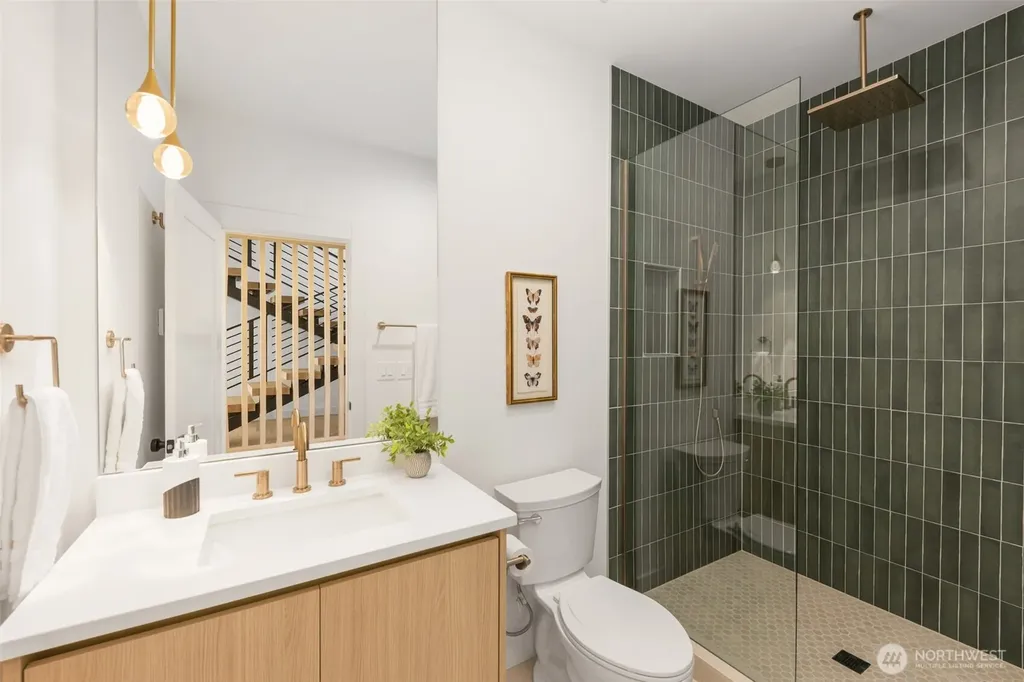 7358 33rd Avenue NE Seattle WA 98115