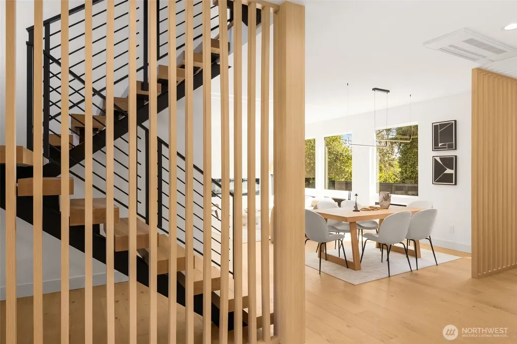 7358 33rd Avenue NE Seattle WA 98115