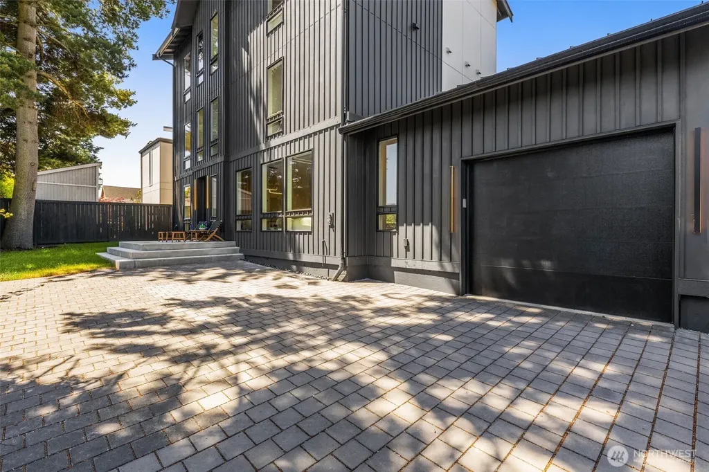7358 33rd Avenue NE Seattle WA 98115